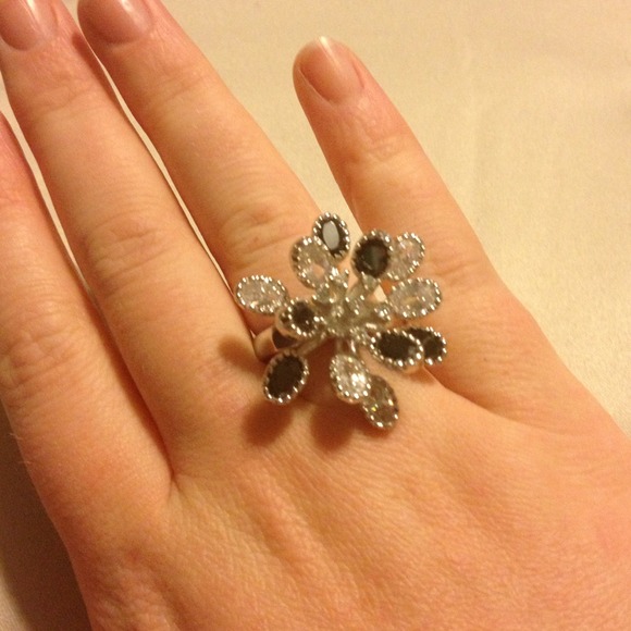 3 ring bundle! - Picture 2 of 4