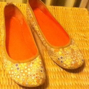 TRADED - Very Cute Multi-Colored Ballet Flats😍