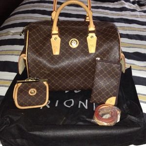Rioni purse with IPod case and coin bag
