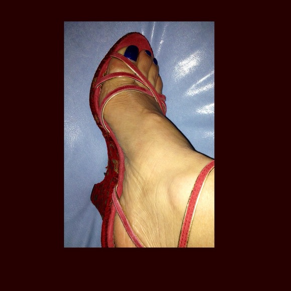 Beautiful Enzo Suede Sandals - Picture 3 of 4