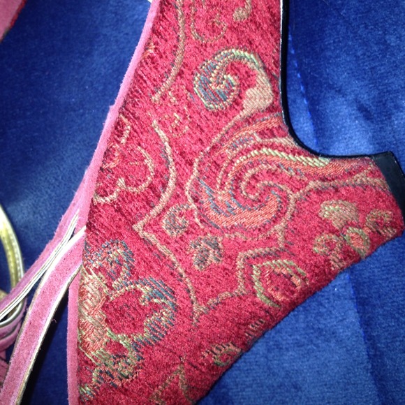 Beautiful Enzo Suede Sandals - Picture 4 of 4