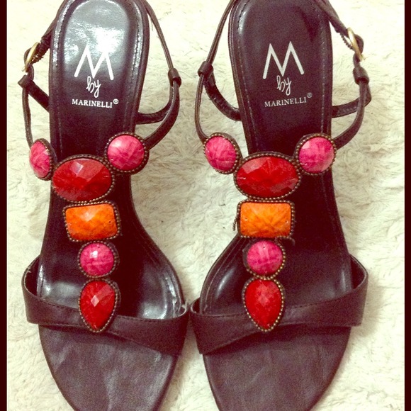 🚫sold in a bundle🚫T-strap heels with gems ❤✨👛🌺