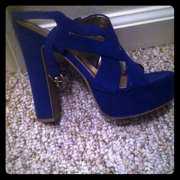 REDUCED!!! Size 6 1/2 blue strappy heels