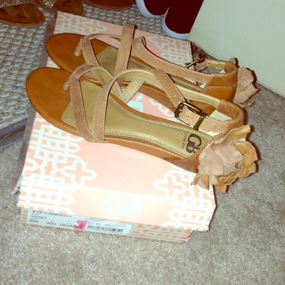 Honey color sandals - Picture 1 of 1