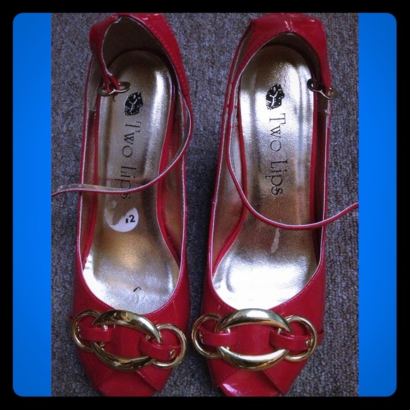🆑SOLD🌞HOT Two Lips Patten Wedge