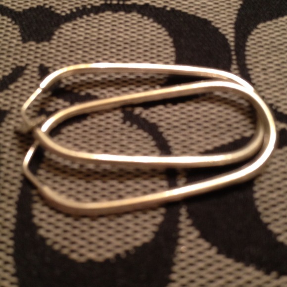 .SOLD IN BUNDLE 925 Sterling Silver earrings - Picture 3 of 3