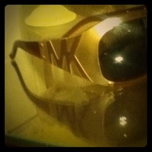 MK glasses ! Very nice !