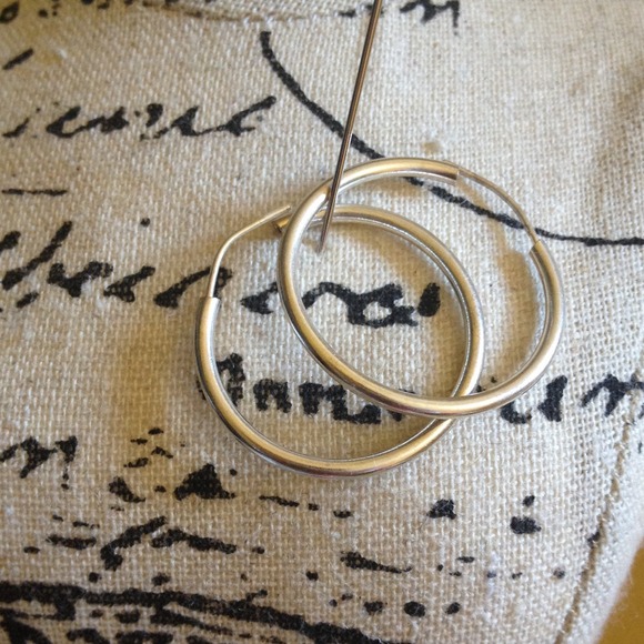 .‼️SOLD IN BUNDLE‼️925 Sterling Silver Earrings