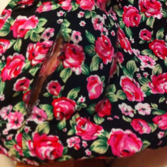 ⛔️SOLD⛔️ Romper. - Picture 2 of 3