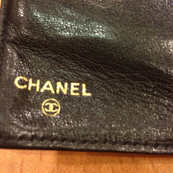 Chanel black bifold wallet - Picture 2 of 2