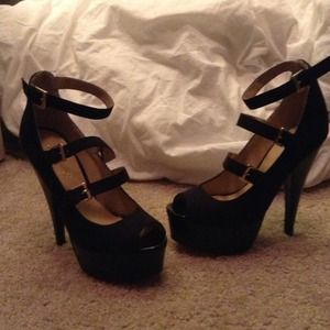 BUNDLE FOR @Mightymahree Brand new never warn