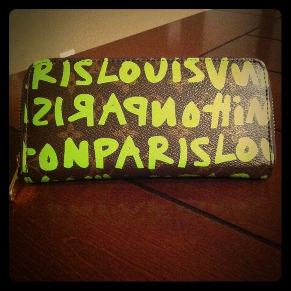Green LV Graffiti Zipper Wallet