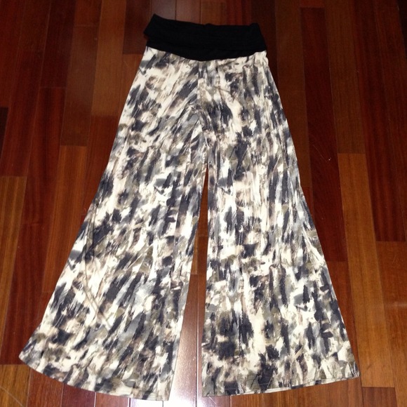Super Soft Karina Grimaldi Wide Leg Pants. WOW!!