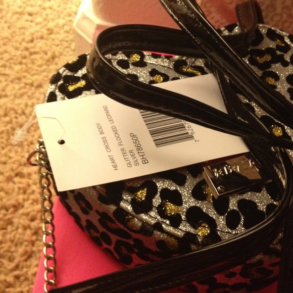 ❤SOLD. Betsey Johnson purse - Picture 4 of 4