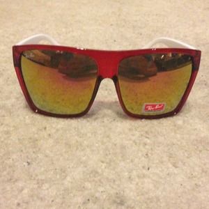 🚫🚫🚫sold🚫🚫🚫brand new Ray-Ban sunglasses