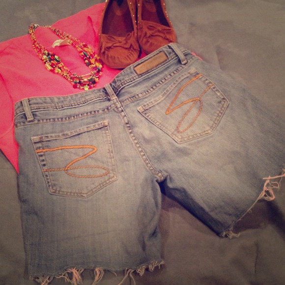 ❌Bundle for cheeks1981 Seven summer cut offs - Picture 1 of 4