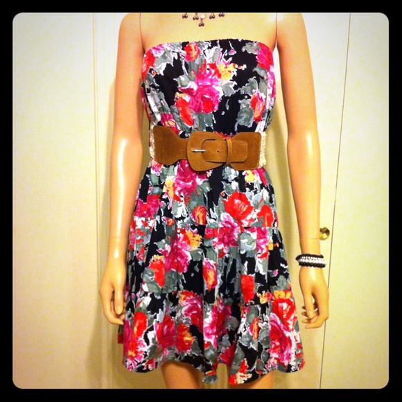 ⬇REDUCED⬇ Floral tube dress with brown belt