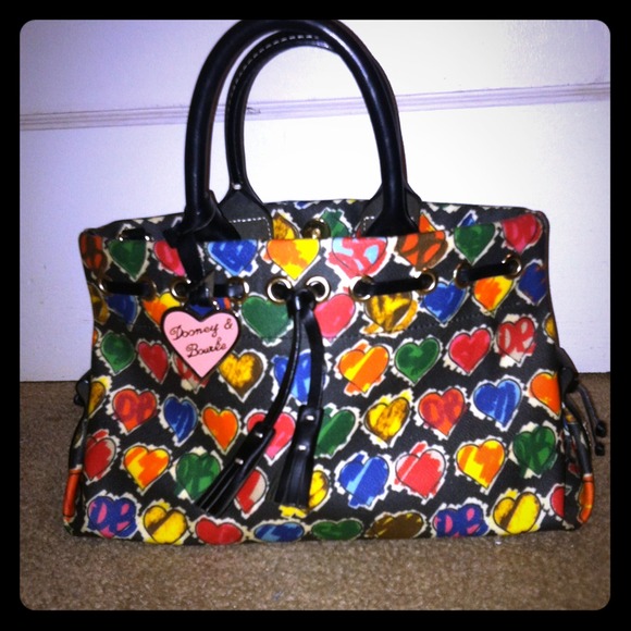 Dooney & Bourke heart-print handbag
