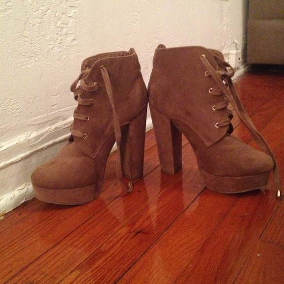 Forever 21 Boots - High heeled lace brown boots