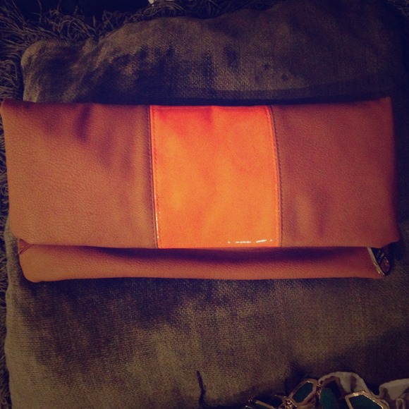 Steve Madden Clutches & Wallets - Envelope clutch