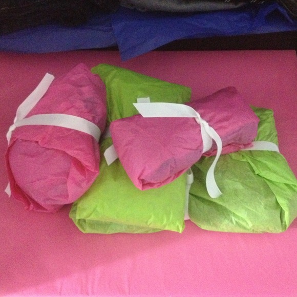 Love to bundle and ship fast :) - Picture 1 of 1