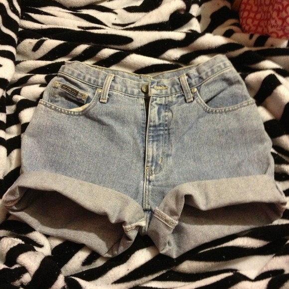 "Vintage" highwaisted shorts. Size 0 or 25 waist.