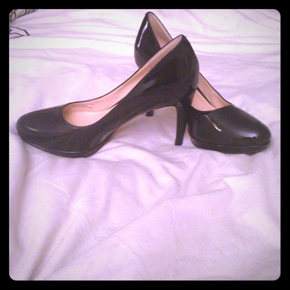 66% off retail! Cole haan Nike air pumps