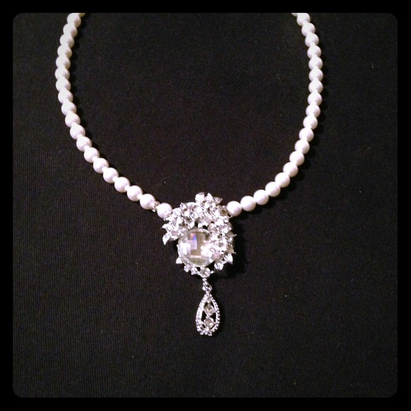 Pearl and crystal wedding necklace