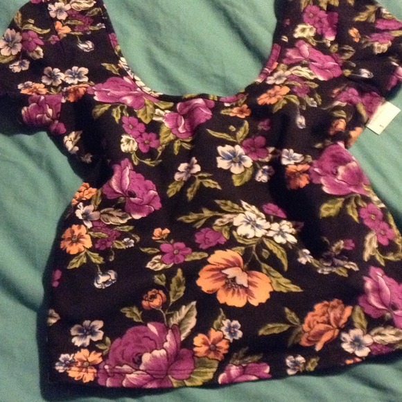 💥TRADED💥F21 floral half top