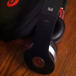 Beats by dr.dre "solo"