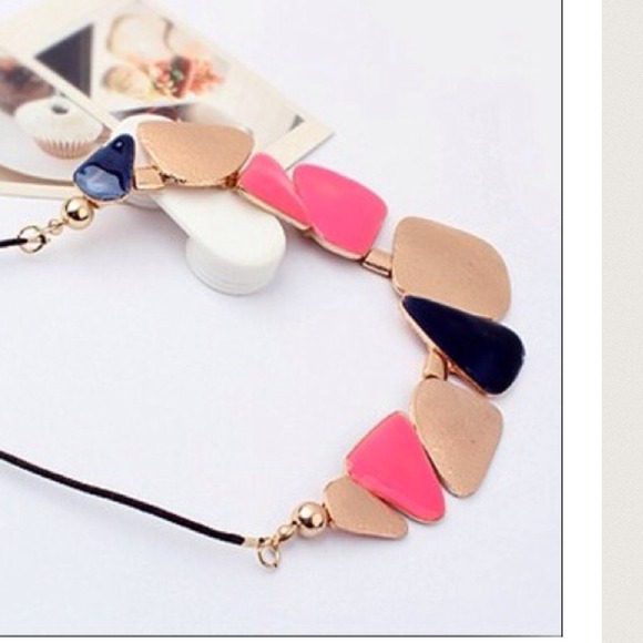 Jewelry - ⚡⚡⚡SALE NWT Asymmetric Color Block Necklace.