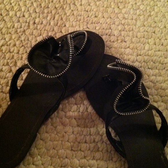 Black Zipper Inspired Sandals | Size 7 - Picture 2 of 2
