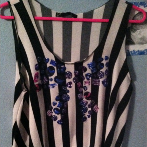 Black and white stripped crop top - Picture 1 of 3