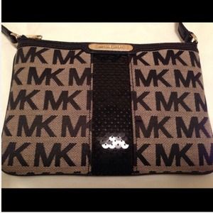 💥REDUCED!💥 Michael Kors Crossbody Bag.