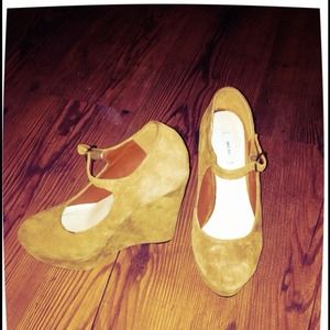 🌞Kimachi Blue, Tan wedged maryjanes.
