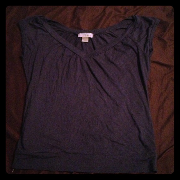 Solid grey short sleeve v neck shirt