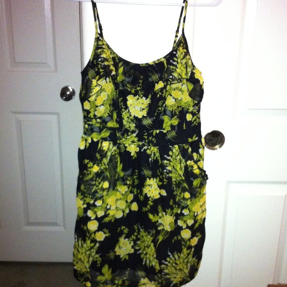 ✨SOLD✨ Mimi Chica chiffon dress