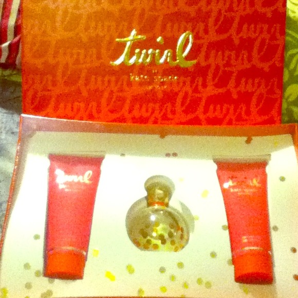 Twirl by Kate Spade gift set