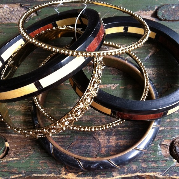 NEW 7 Bangle Bracelet Set