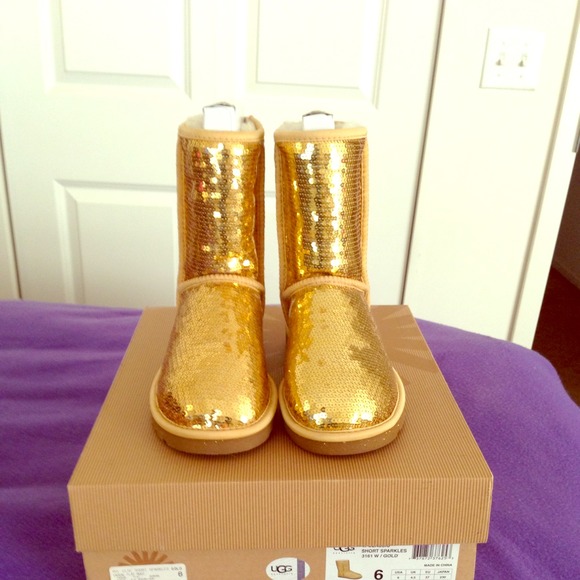 *SOLD* Authentic UGG Sparkle Boots Gold - Picture 1 of 4