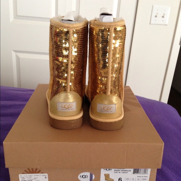 *SOLD* Authentic UGG Sparkle Boots Gold - Picture 2 of 4