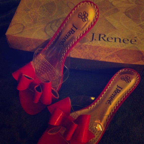 Fuschia slide sandles w/ bow and classic gold trim