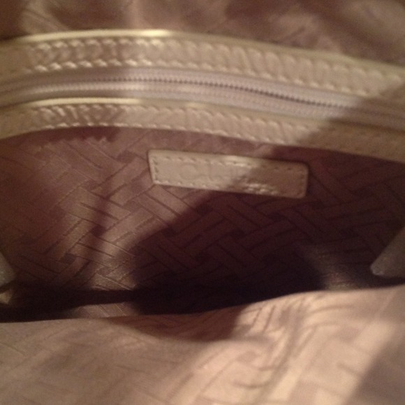 🌹SALE🌹Cole Haan Leather Crossbody - Picture 3 of 4