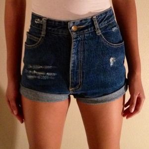 Distressed High Waisted Shorts 💙