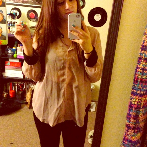 *TRADED*😄 Sheer pink top
