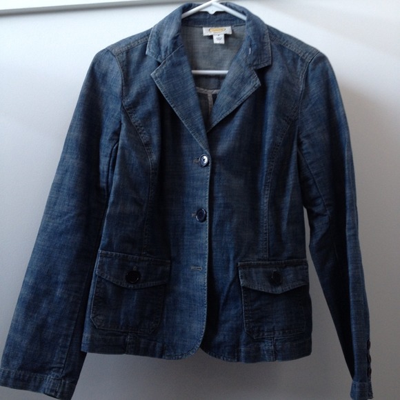 Light weight jean jacket
