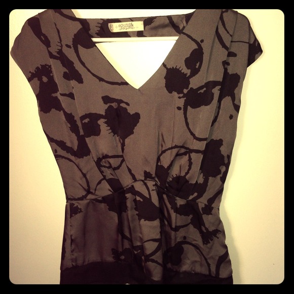 Satin printed gray top
