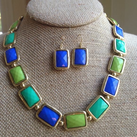 BUNDLEDNecklace & Earring Set in Blues and Greens