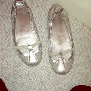 Coach flats