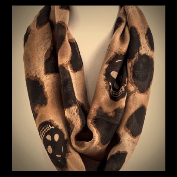 Accessories - Leopard Skull Infinity Scarf